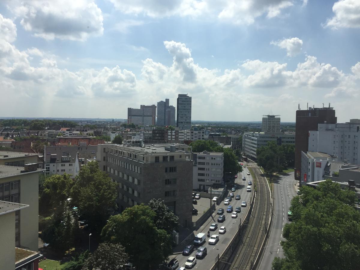 Madame Tower Apartment Cologne Exterior photo